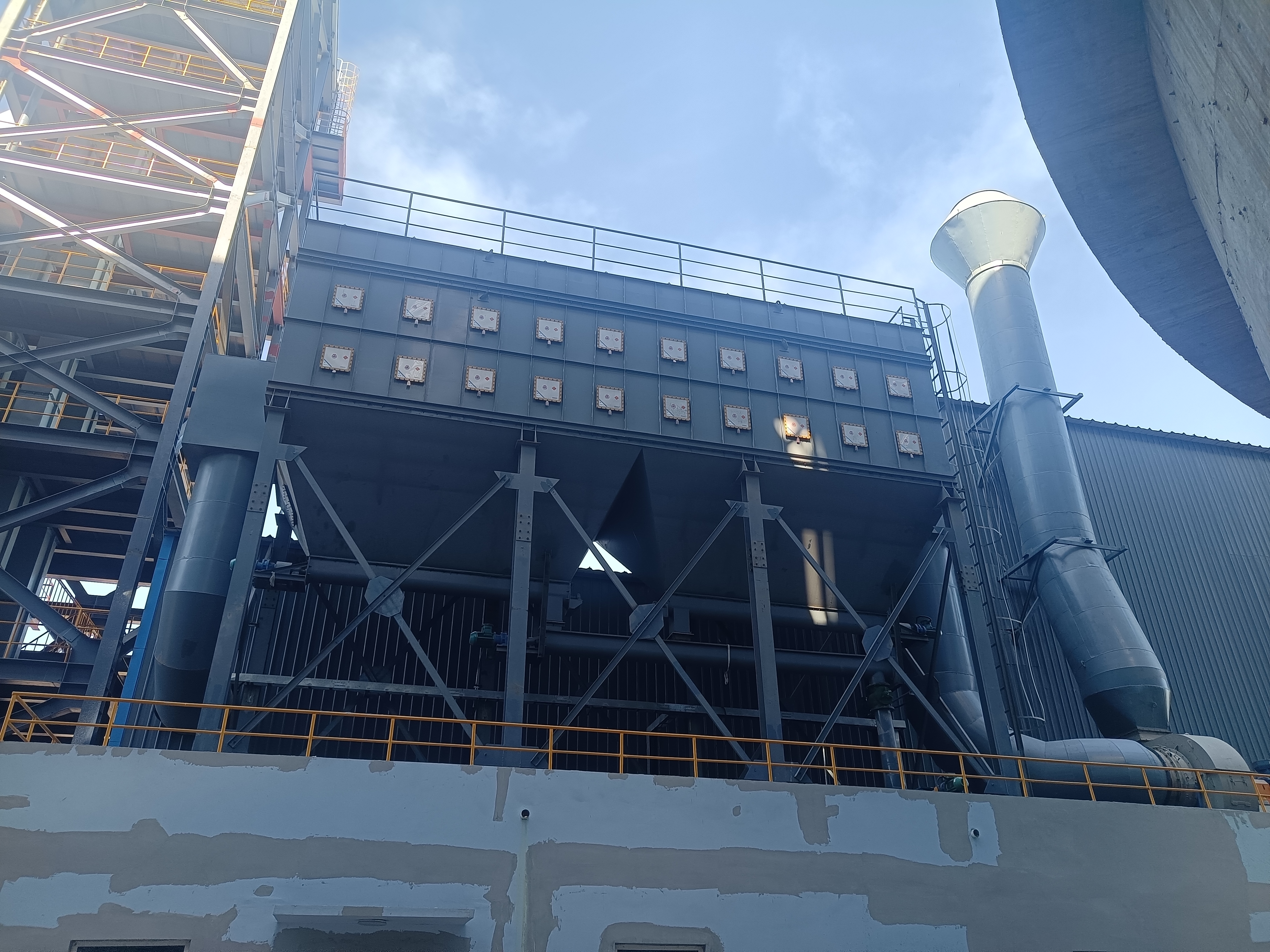 耐高溫袋式除塵器