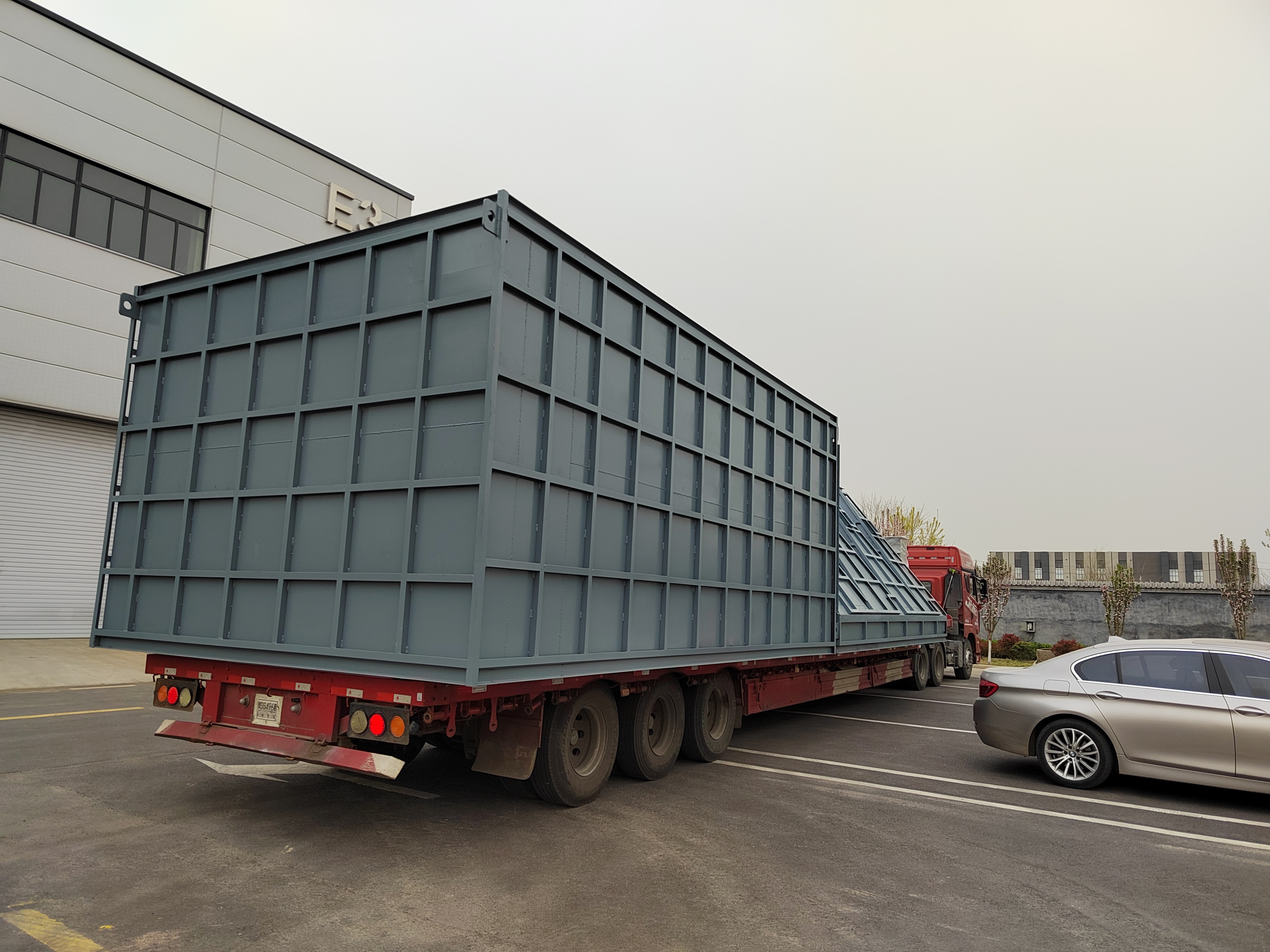 陶瓷廠18萬風(fēng)量布袋除塵器